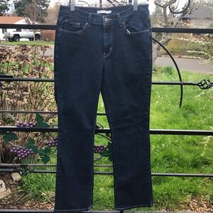 Levi classic boot dark wash jeans size 8